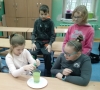 Zdjęcie: KMO - KL.V - chemiczne eksperymenty